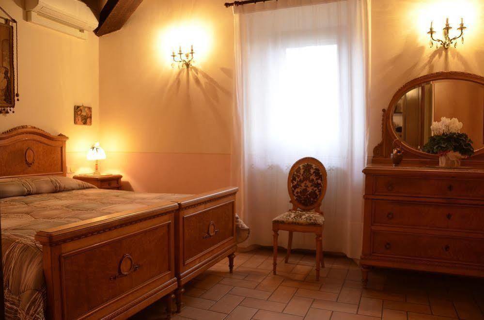 Agriturismo Le Due Torri Torre Quadrano Spello Kültér fotó