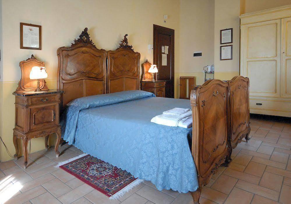 Agriturismo Le Due Torri Torre Quadrano Spello Kültér fotó